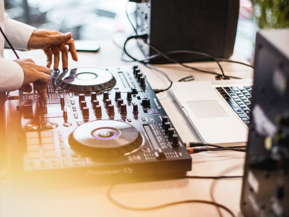 pexels-photo-1493004